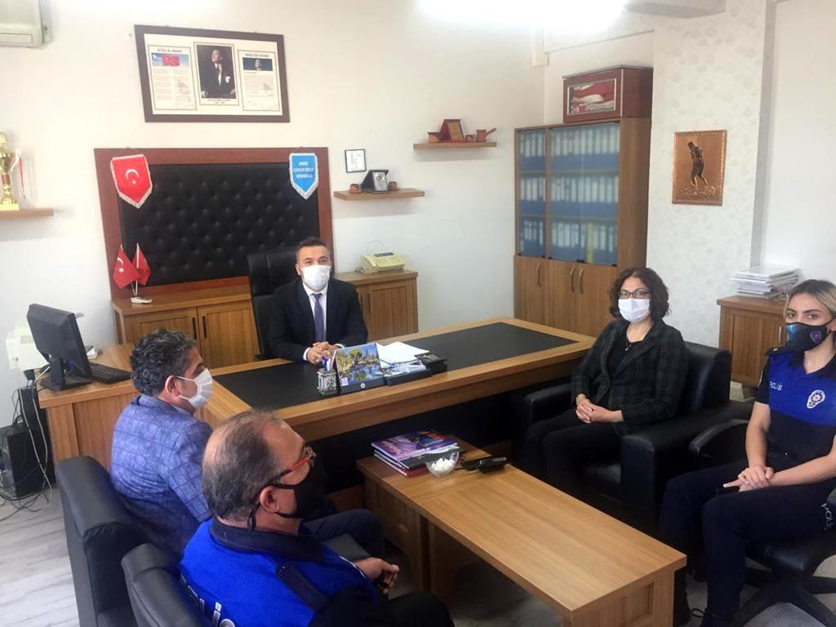 Son dakika 3. sayfa: AHENK Projesi kapsamında polis, öğrencilerle bir araya geliyor