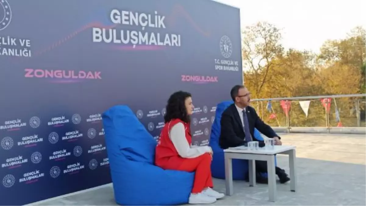 ZONGULDAK - Bakan Kasapoğlu, üniversite öğrencilerinin sorularını yanıtladı