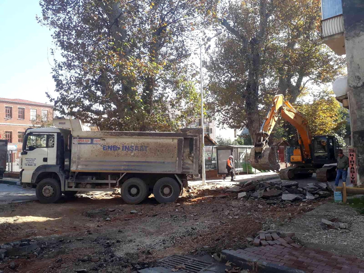 Balıkpazarı yolları yenileniyor