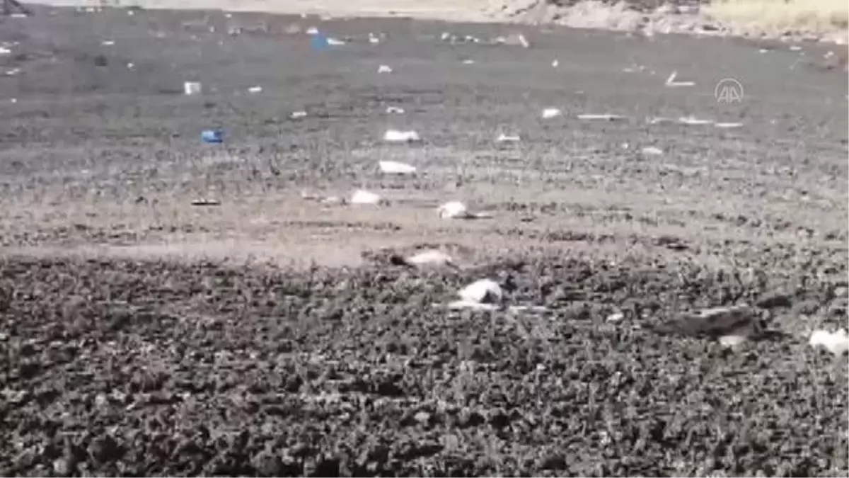 Bataklığa saplanan köpek yavrusunu itfaiye kurtardı