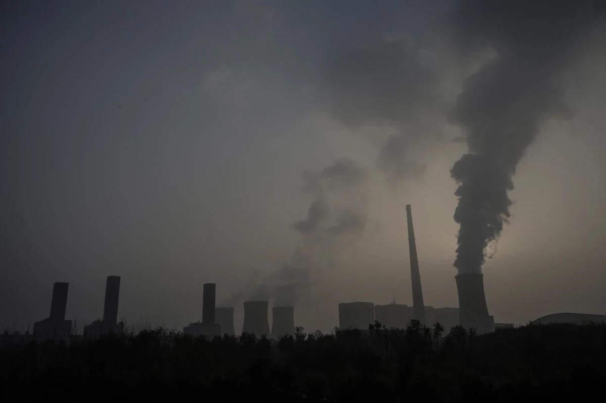 Çin\'de artan hava kirliliği otoyol ve oyun alanlarını kapattırdı