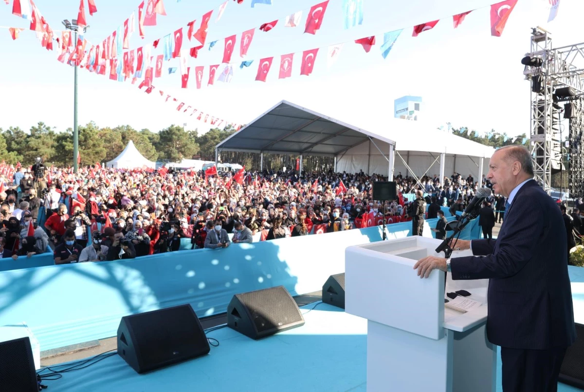 Cumhurbaşkanı Erdoğan: "En büyük projemiz ise Atatürk Havalimanı alanına yapacağımız 7,7 milyon metrekare büyüklüğündeki millet bahçemiz olacaktır"