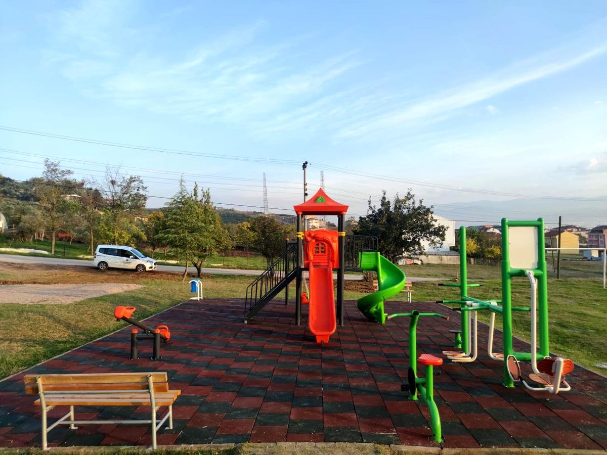 Derince\'de park çalışmaları sürüyor