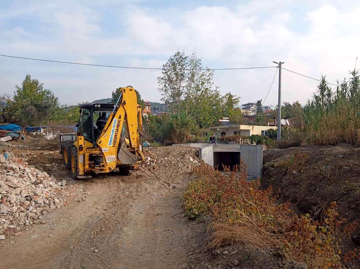 Edremit Belediyesi merkez-kırsal ayrımı yapmadan çalışıyor