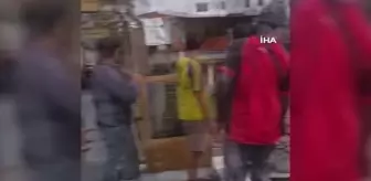 Son dakika haber: Endonezya'daki sel felaketinde 5 kişi hayatını kaybettiKayıp 4 kişi aranıyor