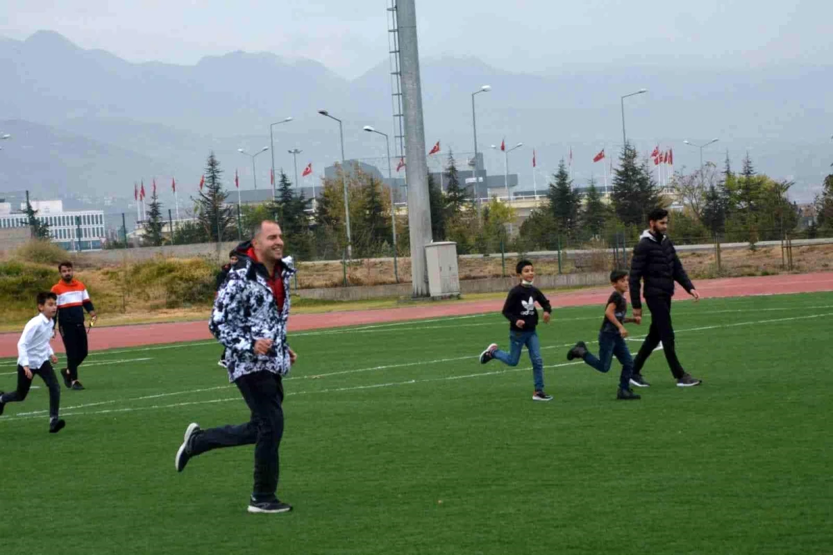 ERÜ Spor Bilimleri Fakültesi, Yozgat\'tan gelen öğrencileri ağırladı