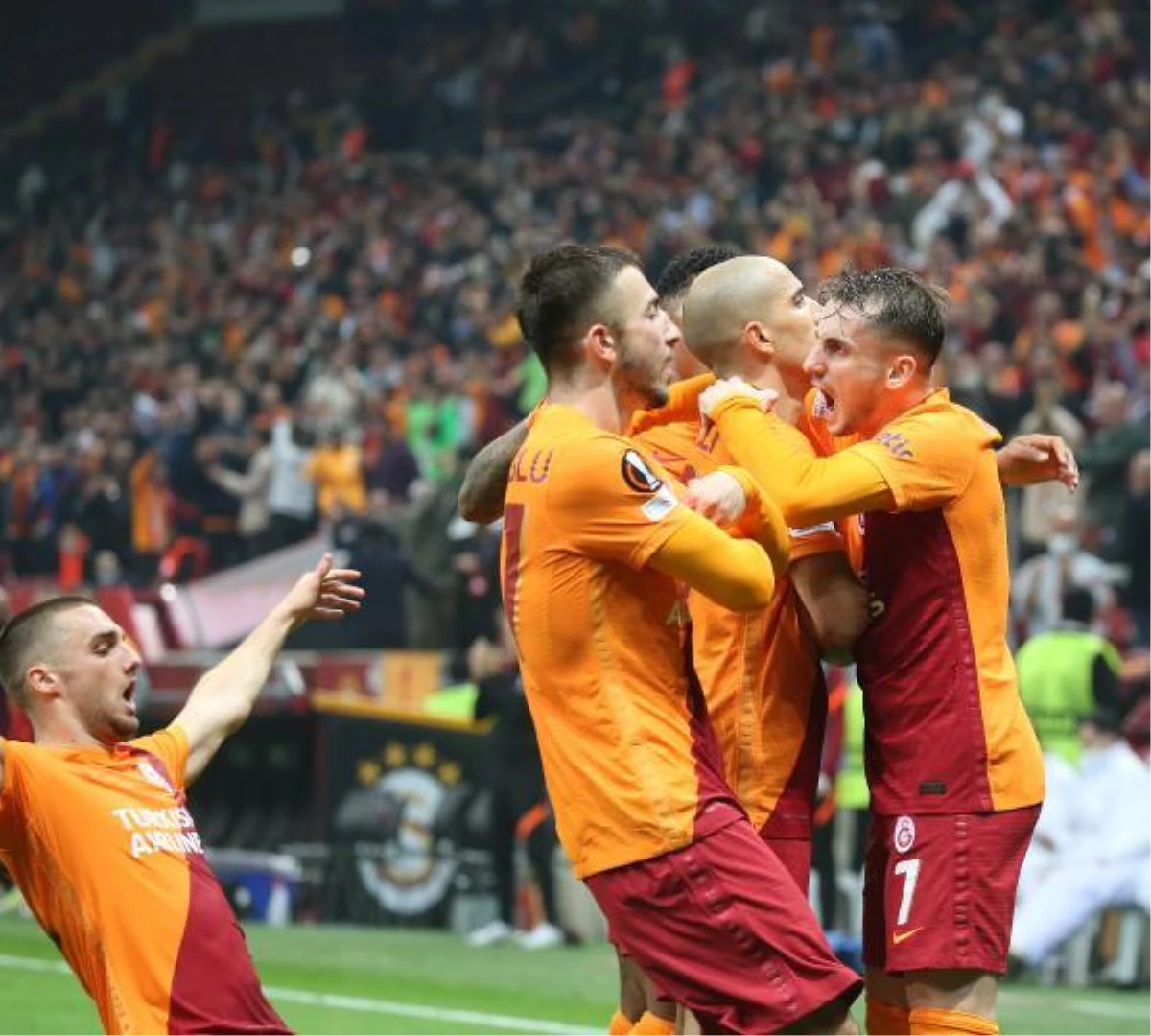 Galatasaray tur kapısını araladı