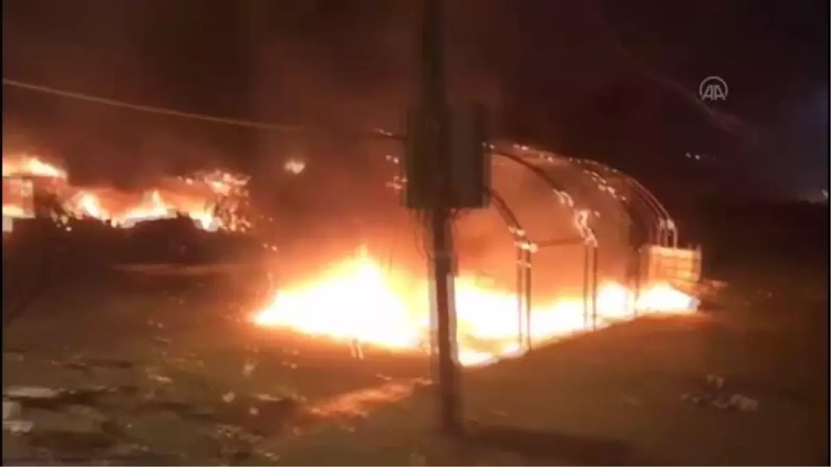 Irak\'taki Fetih Koalisyonu: Polisin, Yeşil Bölge\'deki göstericilere müdahalesinde ölü ve yaralılar var