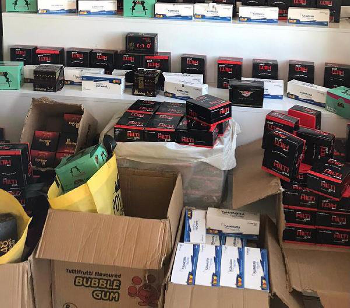 Kayseri\'de 12 bin 500 cinsel içerikli ilaç ve hap yakalandı