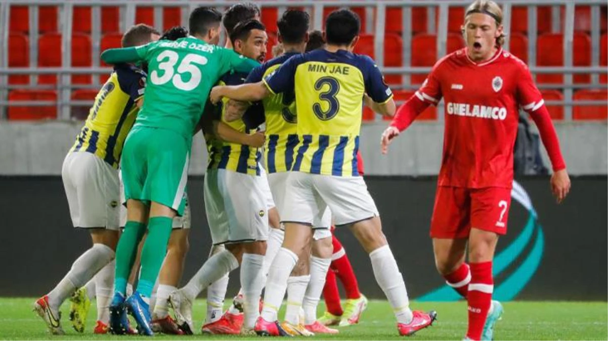 Fenerbahçe kabustan uyandı! Sarı Kanarya, deplasmanda Royal Antwerp\'i 3-0 mağlup etti