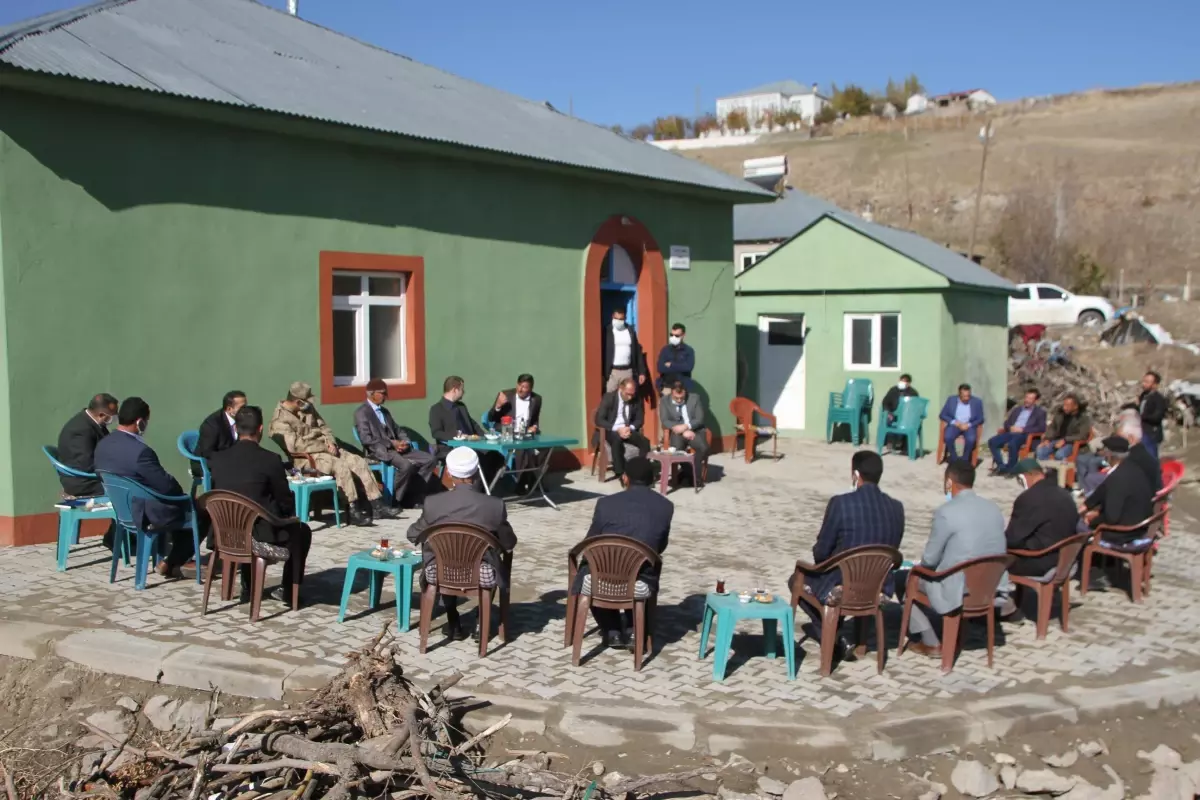 Malazgirt Kaymakamı Demirer, köy ziyaretlerinde bulundu