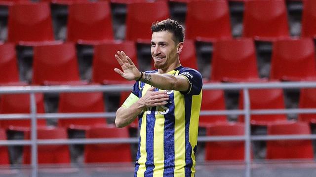 Mert Hakan, İstanbul'u Yunan şehri ilan eden Olympiakos Başkanı'nı unutmadı