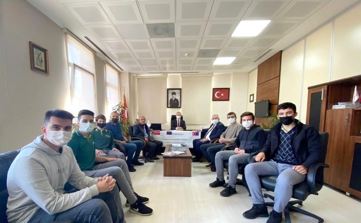 Meslek lisesi öğrencilerine yurt dışı eğitim programı