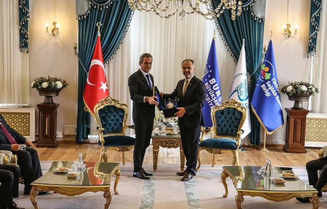 Milli Eğitim Bakanı Mahmut Özer, Bursa'da ziyaretlerde bulundu