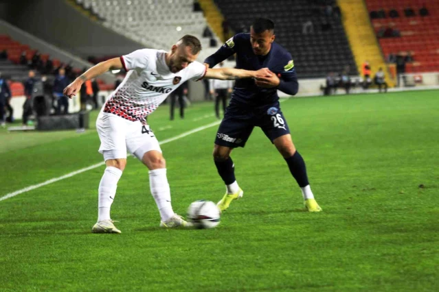 Spor Toto Süper Lig: Gaziantep FK: 1 Kasımpaşa: 0 (İlk Yarı)