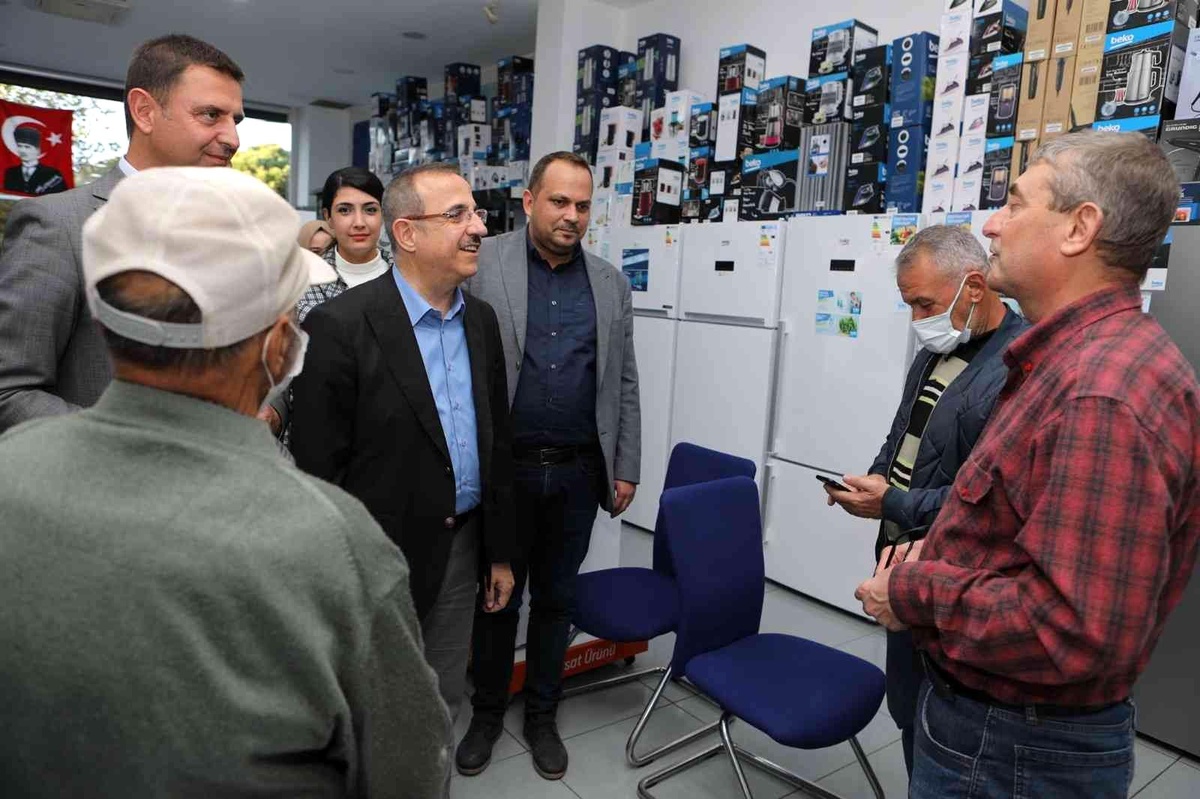 AK Parti İzmir İl Başkanı Sürekli\'den Gaziemir\'de mesaj yağmuru