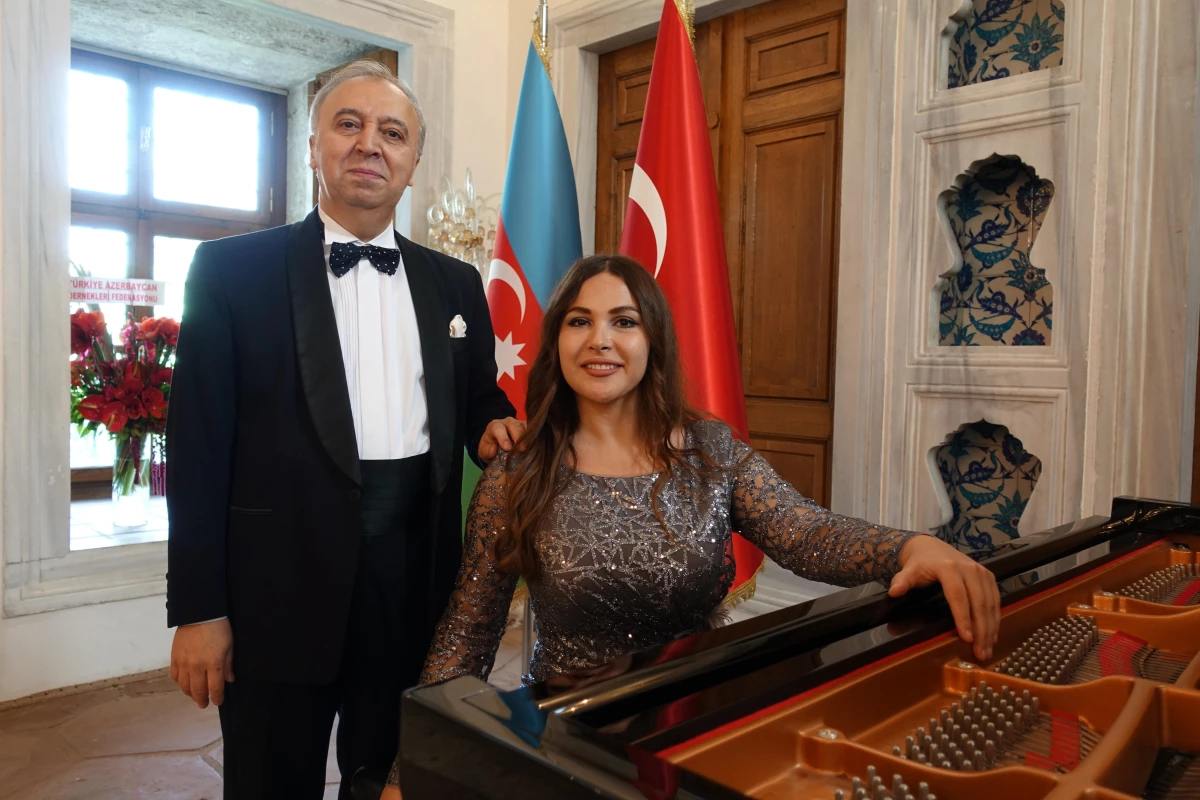 Azerbaycanlı sanatçılar Karabağ zaferinin yıl dönümüne İstanbul\'da konser verdi