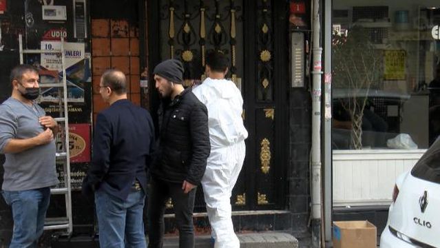 ESENLER'DE EV SAHİBİNİN KAÇTIĞI DAİREDE BAŞINDAN VURULMUŞ HALDE BULUNDU