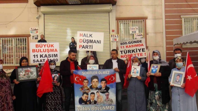Evlat nöbeti tutan ailelerden Meral Akşener'e çağrı: Sizde biraz vicdan varsa, şehit ailesine küfür eden Türkkan'ı partiden atarsınız 