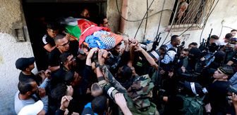 İsrail askerlerince vurularak hayatını kaybeden Filistinli çocuk son yolculuğuna uğurlandı