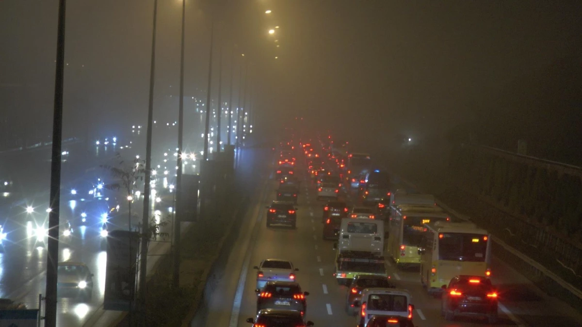 İstanbul\'da sis etkili oldu, Kız Kulesi kayboldu