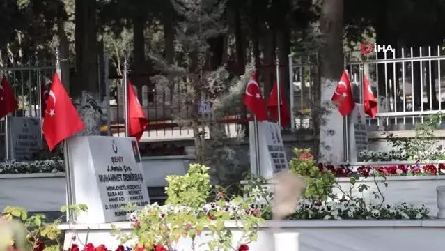 Kocaeli'de şehit mezarına çirkin saldırı