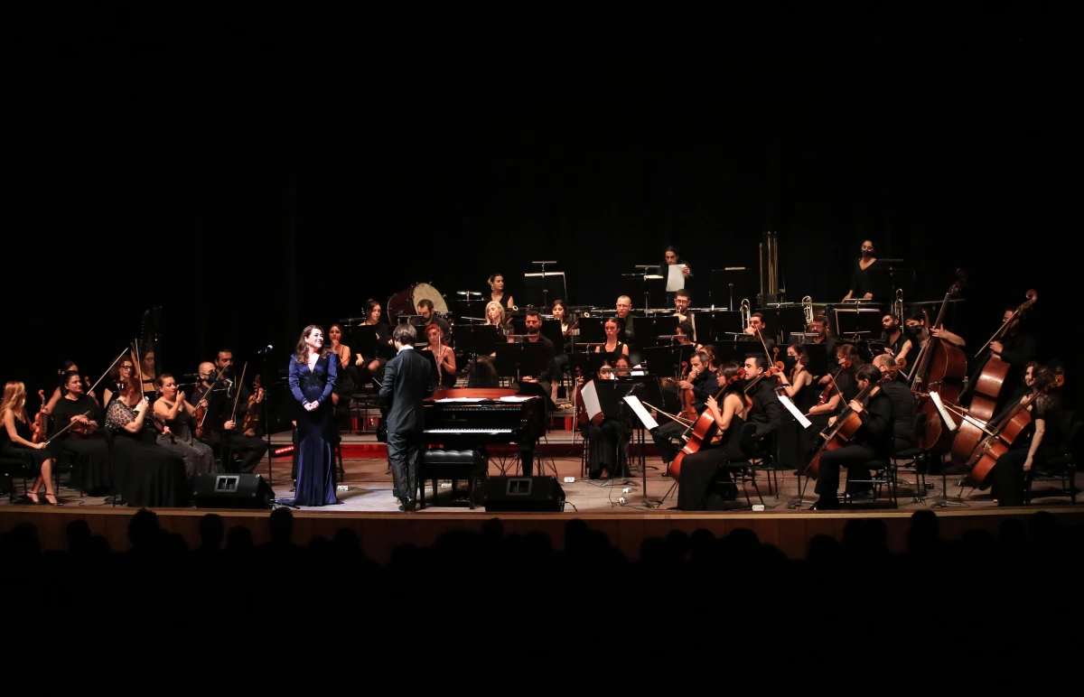 Mersin Devlet Opera ve Balesi "Kadın\'ım" eserini seyircisiyle buluşturdu