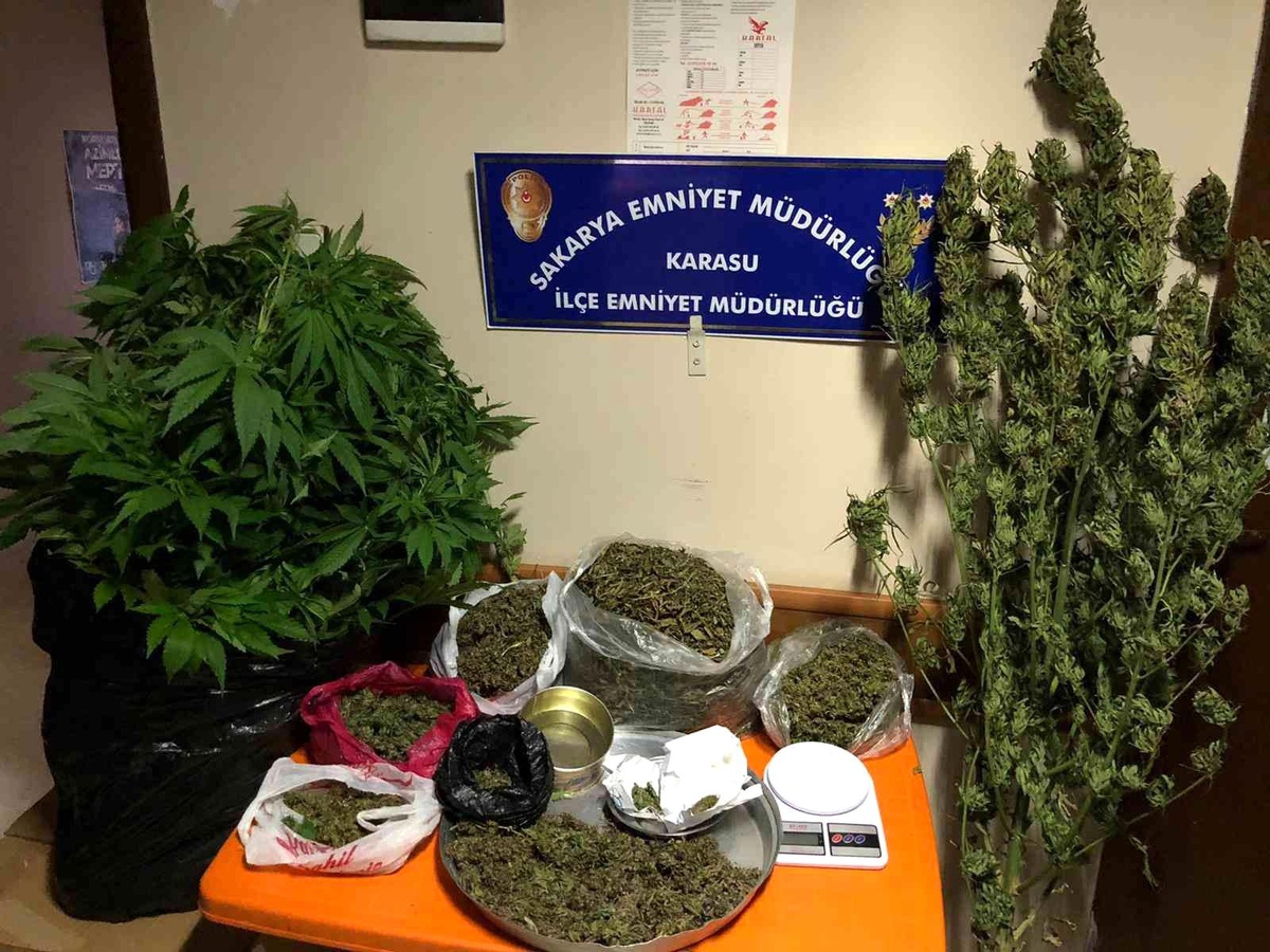 Polis, uyuşturucuya geçit vermedi