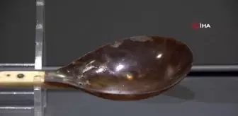 Sadece müzelerde rastlanılabilen bu kaşıklar kaplumbağa kabuğundan yapılıyor