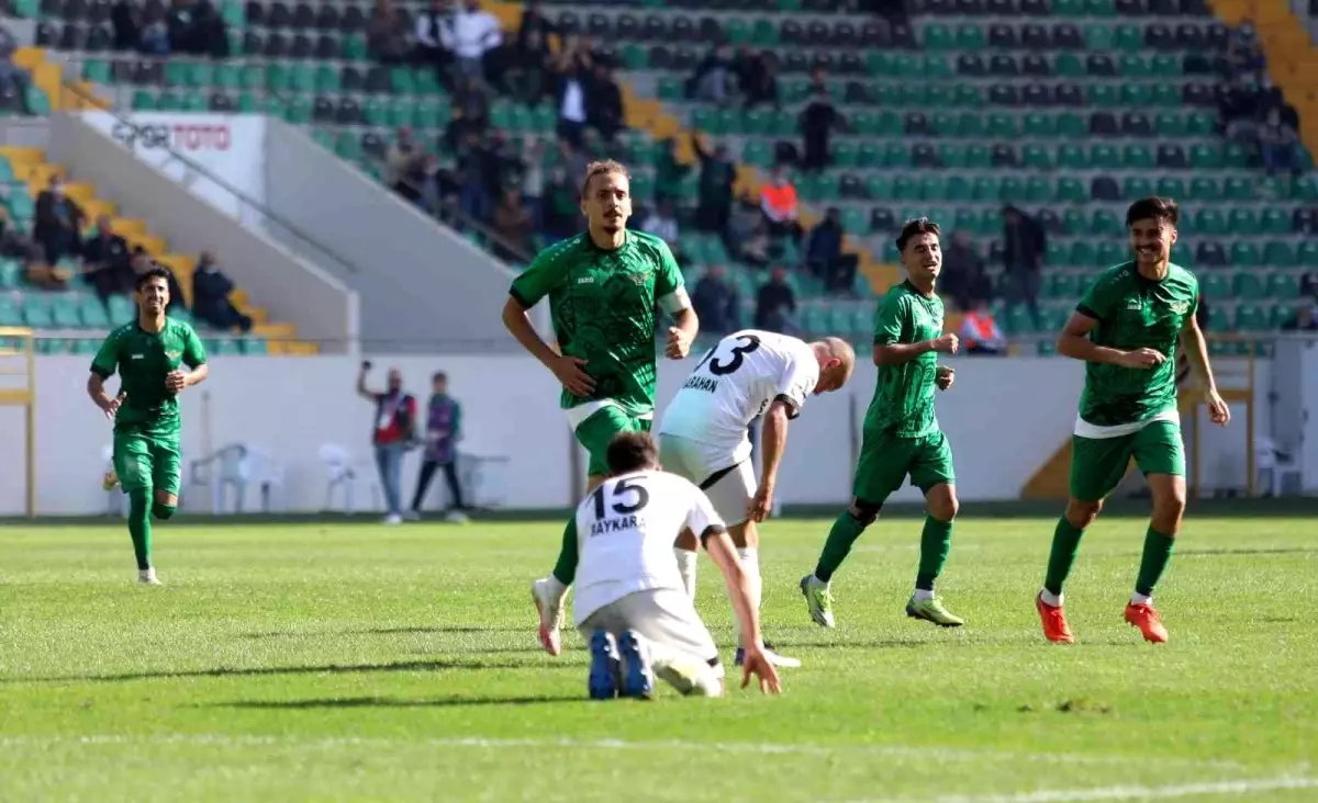 TFF 2. Lig: Akhisarspor: 4 Nazilli Belediyespor: 0