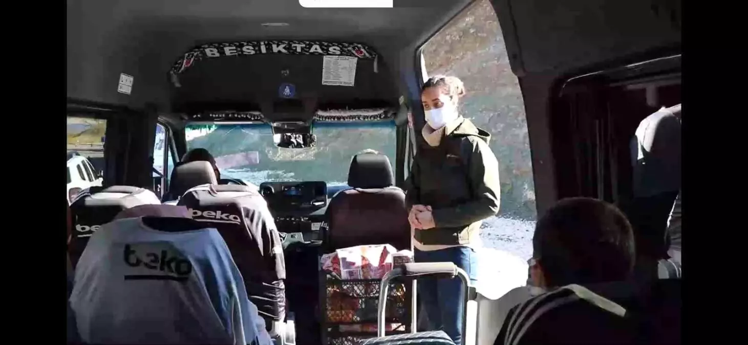 Yolcu kılığına giren jandarma ekipleri, minibüs ve otobüslerde denetim yaptı