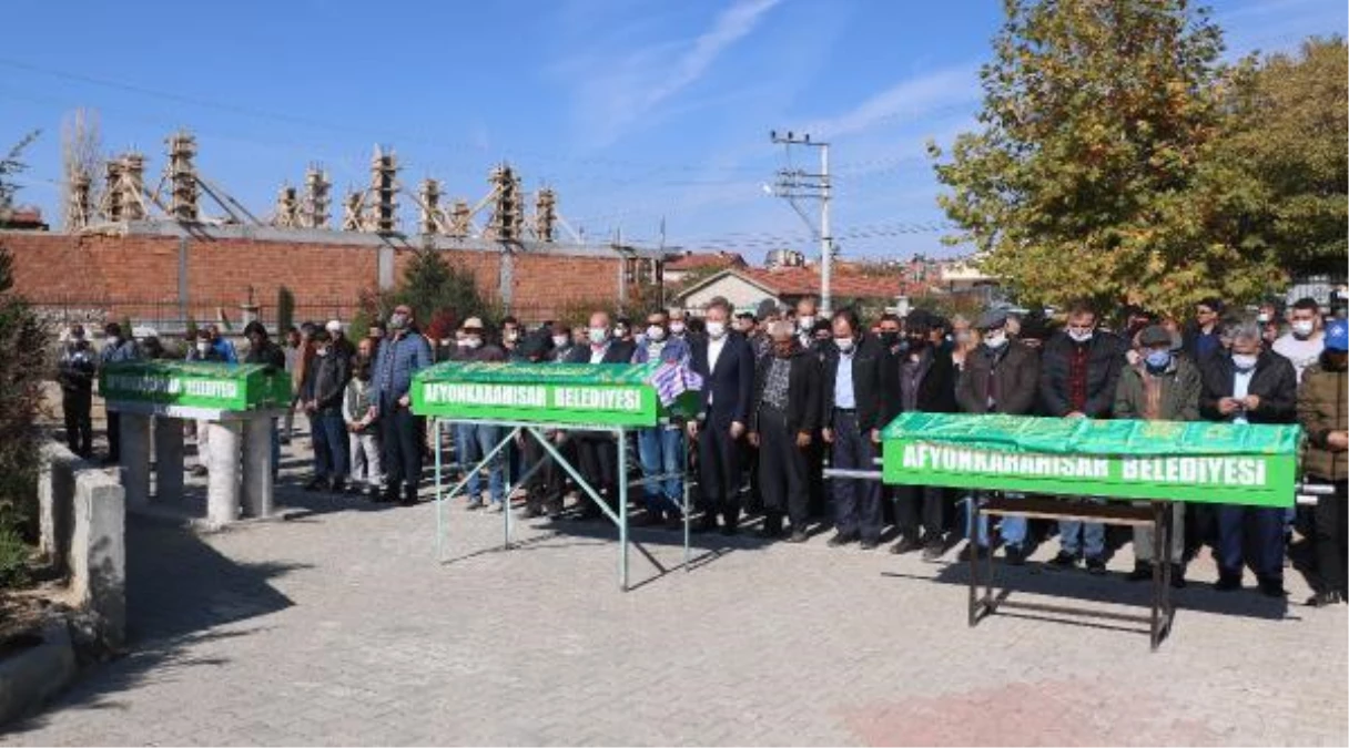 Son dakika haberleri | Afyonkarahisar\'da öldürülen aynı aileden 4 kişi toprağa verildi