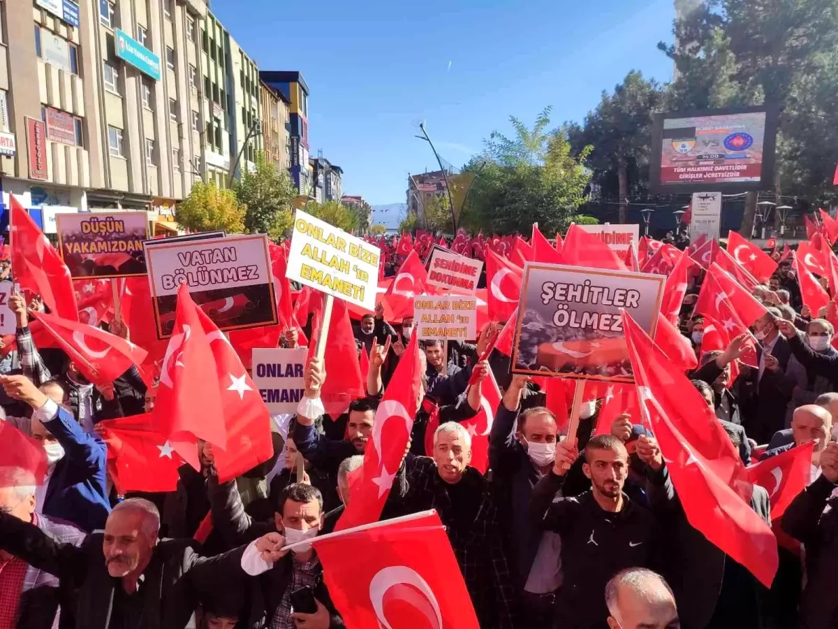 Bingöl\'de şehide saygı, Lütfü Türkkan\'a tepki mitingi