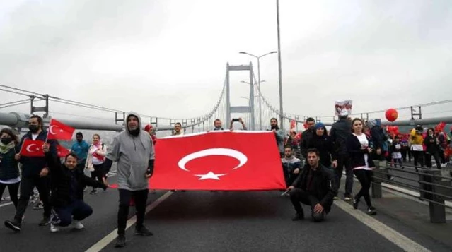 Boğaz'da şölen! İstanbul Maratonu'nda çok renkli görüntüler ortaya çıktı