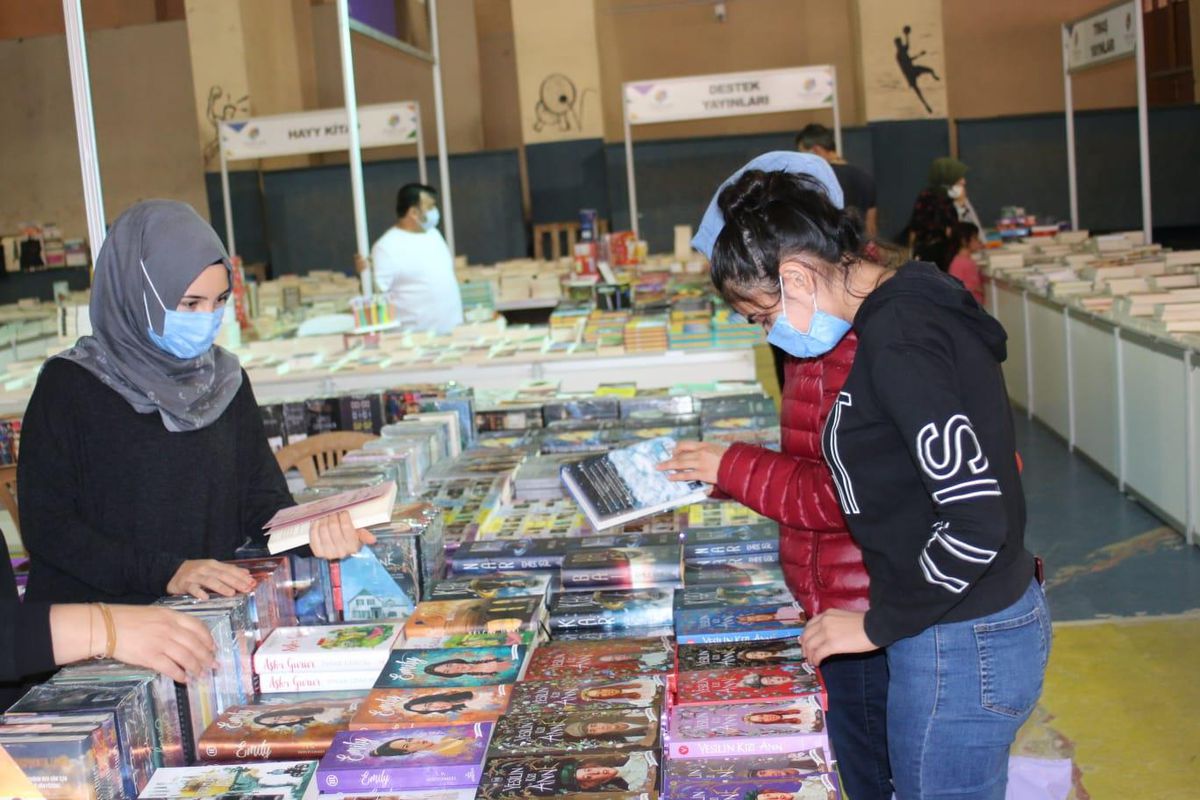 Dörtyol\'da kitap fuarı açıldı