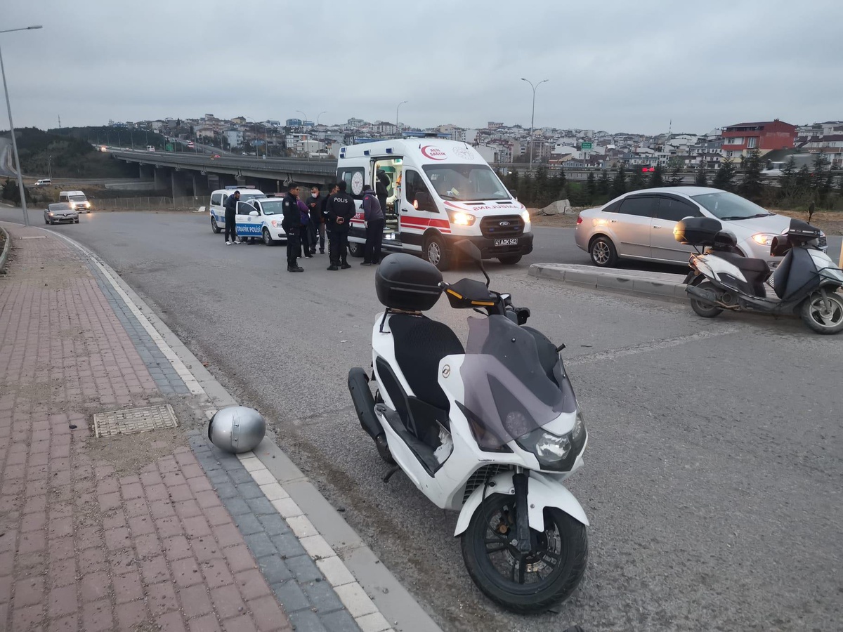 Gebze\'de devrilen motosikletin sürücüsü yaralandı