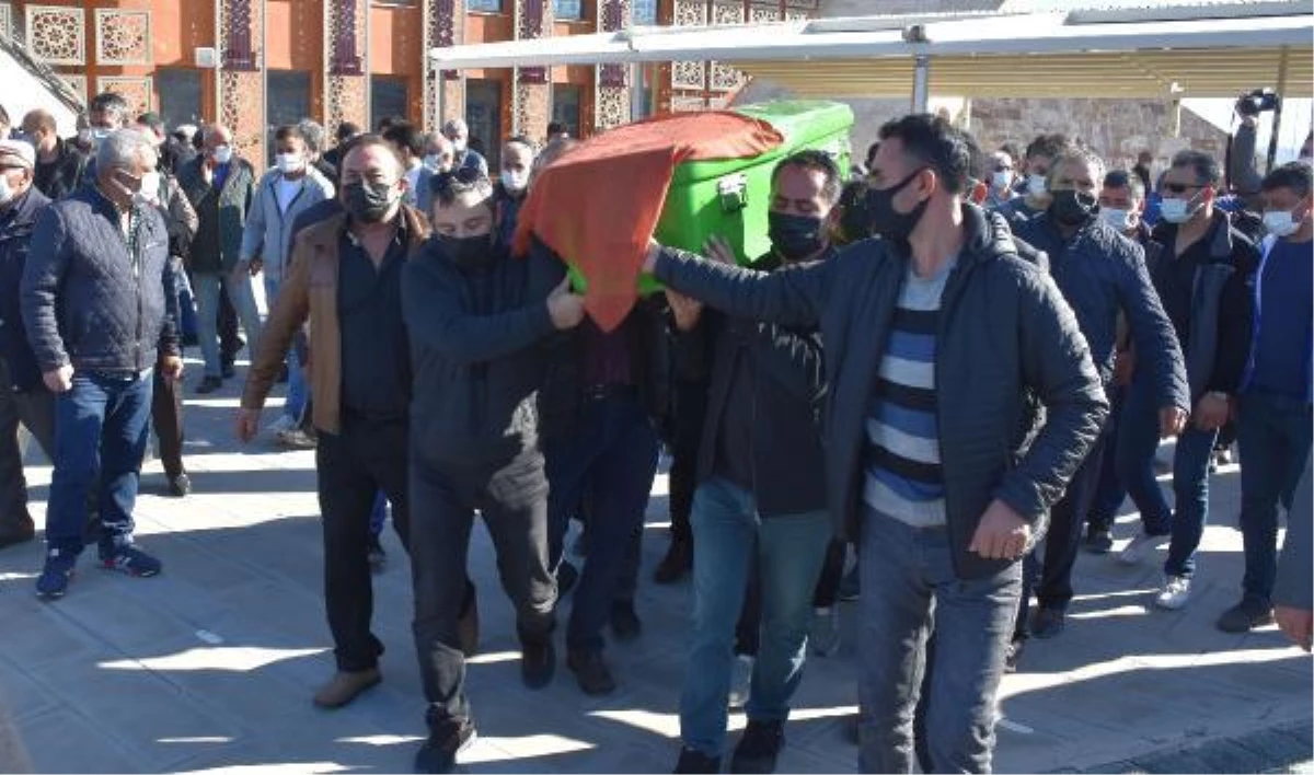 "Ozan Garip"in vefatından 3 gün sonra ölen eşinin cenazesi defnedildi