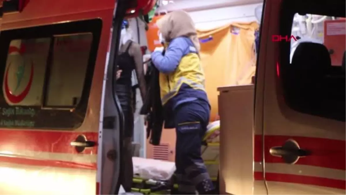 Kazada yaralanan kişiyi hastaneye götüren ambulans otomobille çarpıştı: 5 yaralı