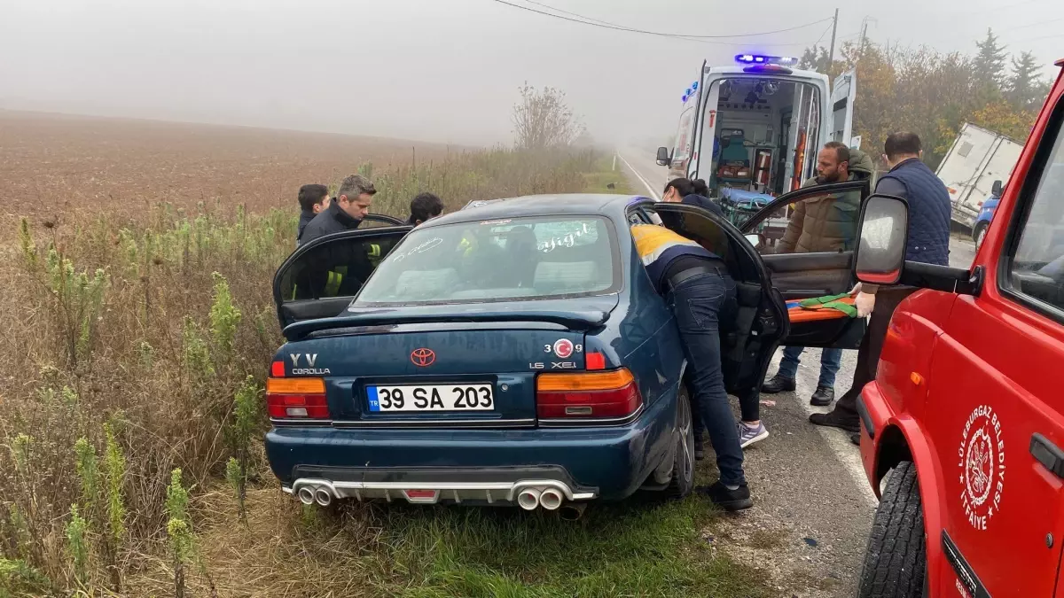 Kırklareli\'nde kamyonet ile otomobil çarpıştı, 3 kişi yaralandı