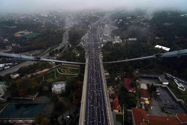 Boğaz'da şölen! İstanbul Maratonu'nda çok renkli görüntüler ortaya çıktı