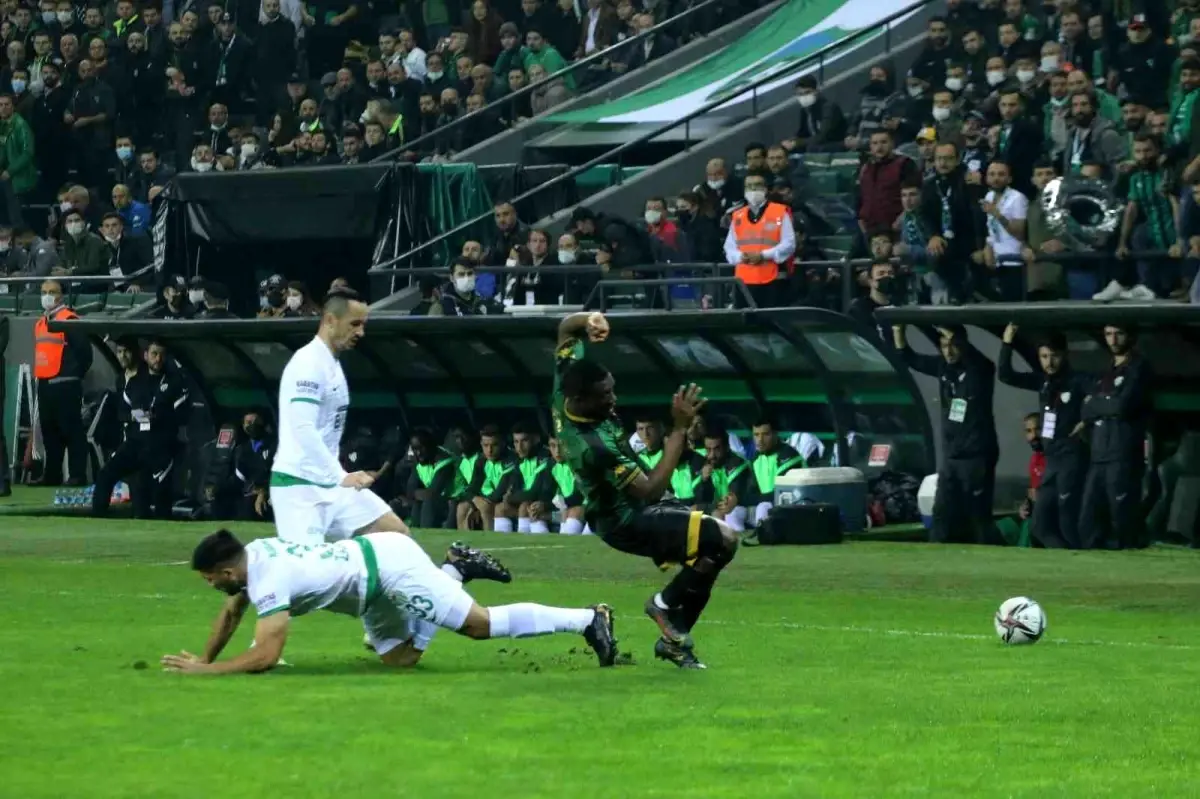 Spor Toto 1. Lig: Kocaelispor: 2 Bursaspor: 1