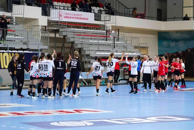 Türkiye Kadınlar Hentbol Süper Ligi: Kastamonu Belediyespor: 34 - Konyaaltı Belediyespor: 28