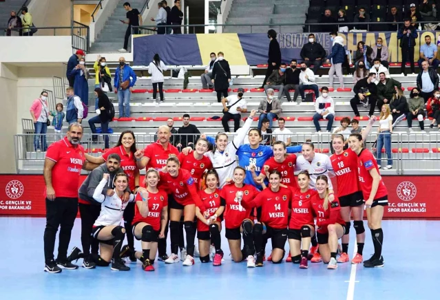 Türkiye Kadınlar Hentbol Süper Ligi: Kastamonu Belediyespor: 34 - Konyaaltı Belediyespor: 28
