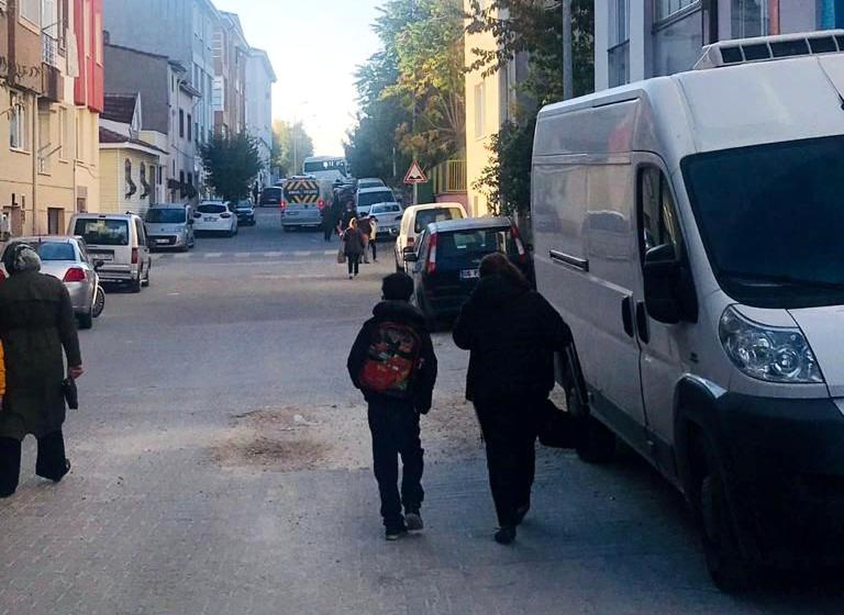 Vatandaşlar kaldırım sorununa çözüm bekliyor
