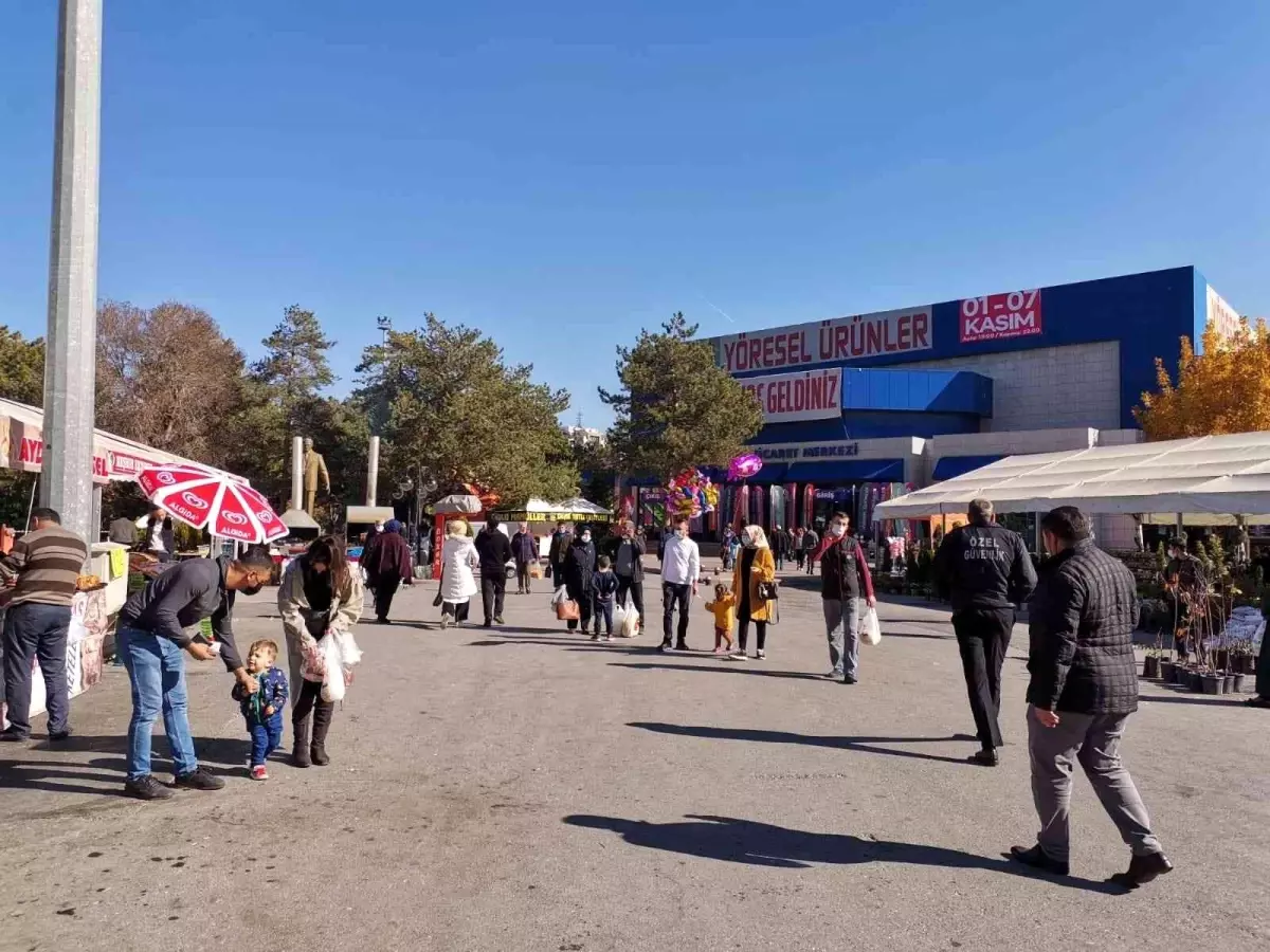 Yöresel Ürünler Fuarında, uygun fiyat stantlarda ürün bırakmadı