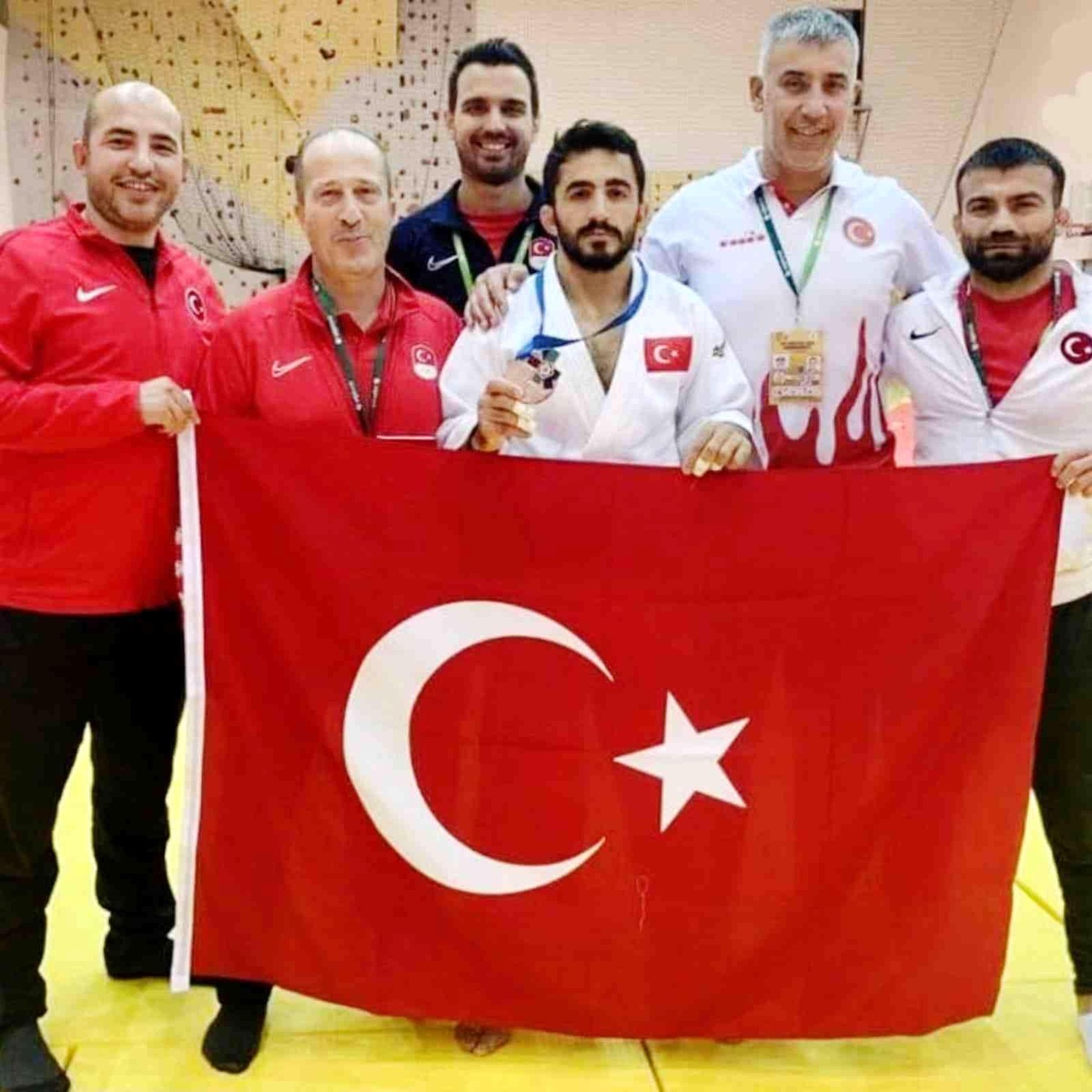 ZBEÜ BESYO öğrencisi Milli Judocu Akkuş yine gururlandırdı