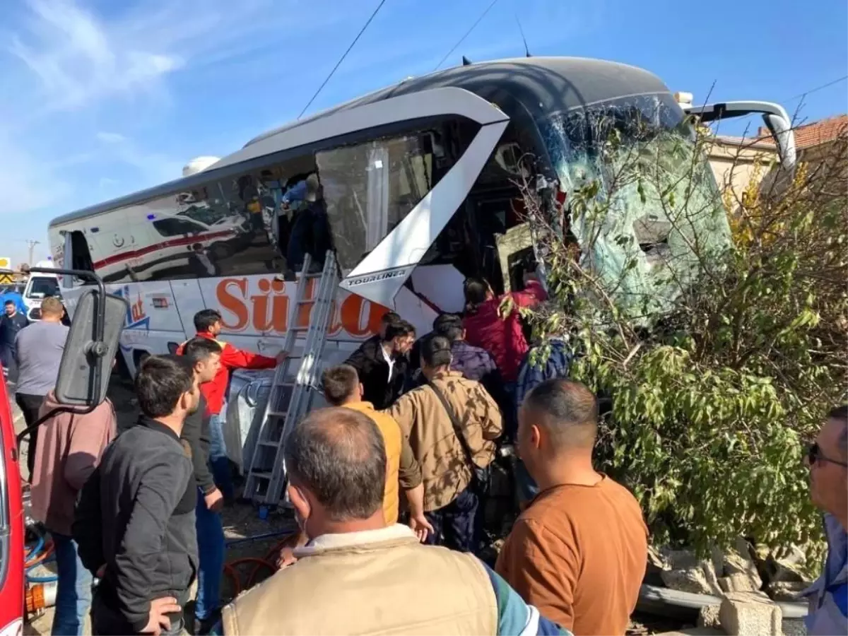 1 kişinin öldüğü, 12 kişinin yaralandığı kaza güvenlik kamerasında