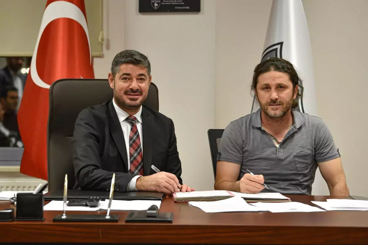 Altaş Denizlispor\'un yeni teknik direktörü Fatih Tekke oldu