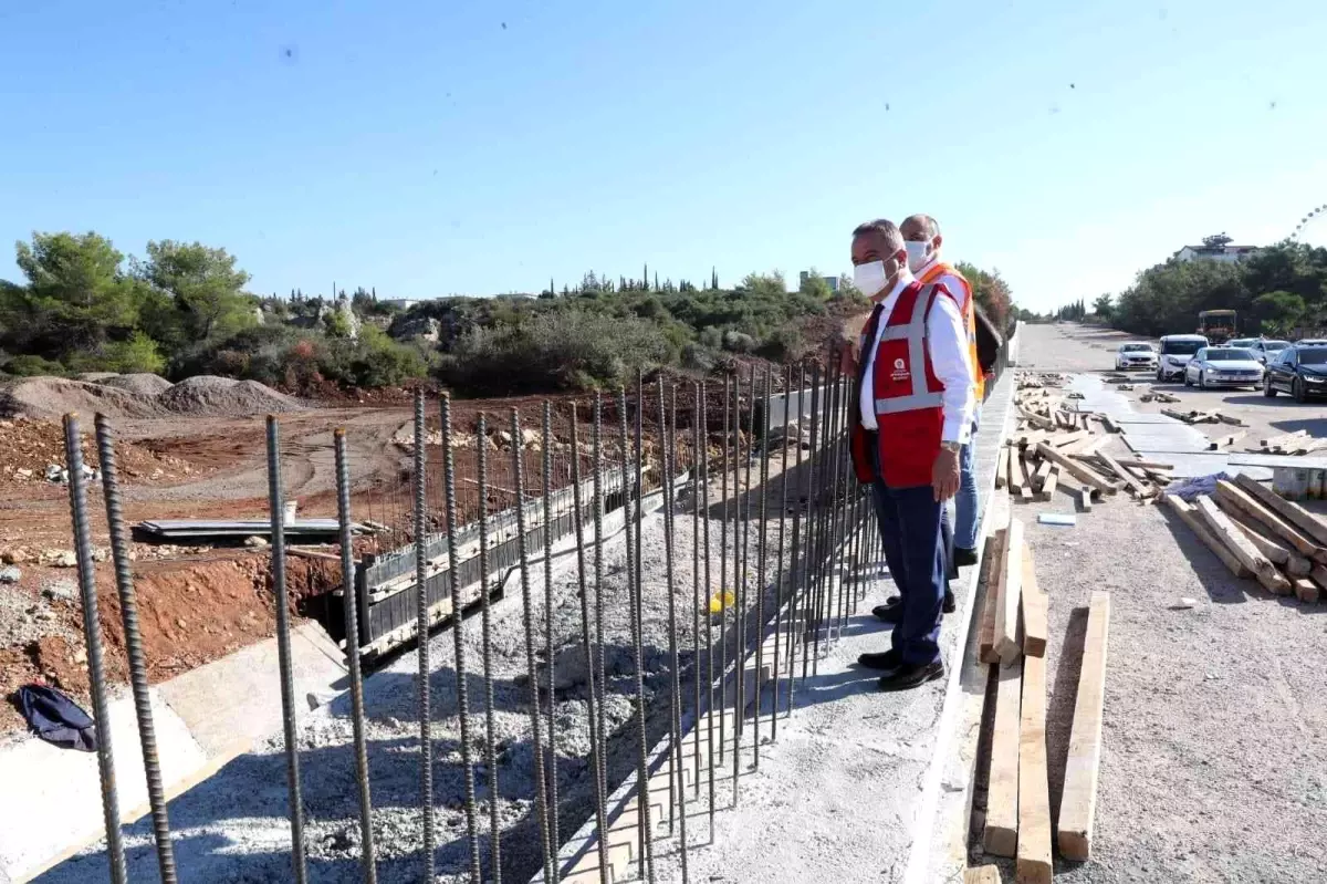 Başkan Böcek yeni yol açma çalışmasını denetledi