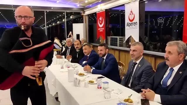 BBP Genel Başkanı Destici, şarkı söyledi, horon oynadı